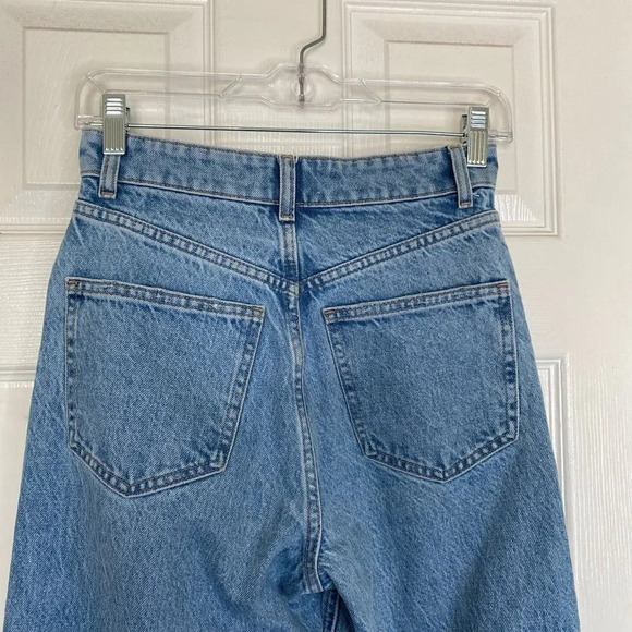 ZARA Super High Rise Baggy Mom Jeans Light Wash Trendy Size 2 Distressed - Picture 6 of 7